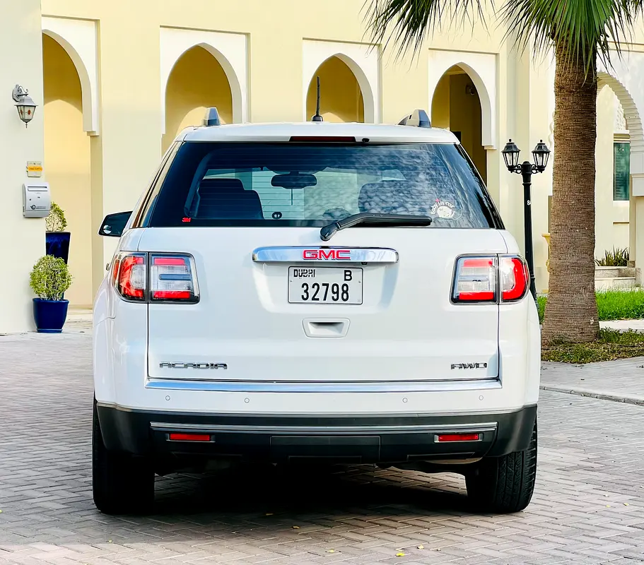 GMC Acadia SLT 2016 - photo 2 - Import Émirats | International Cars