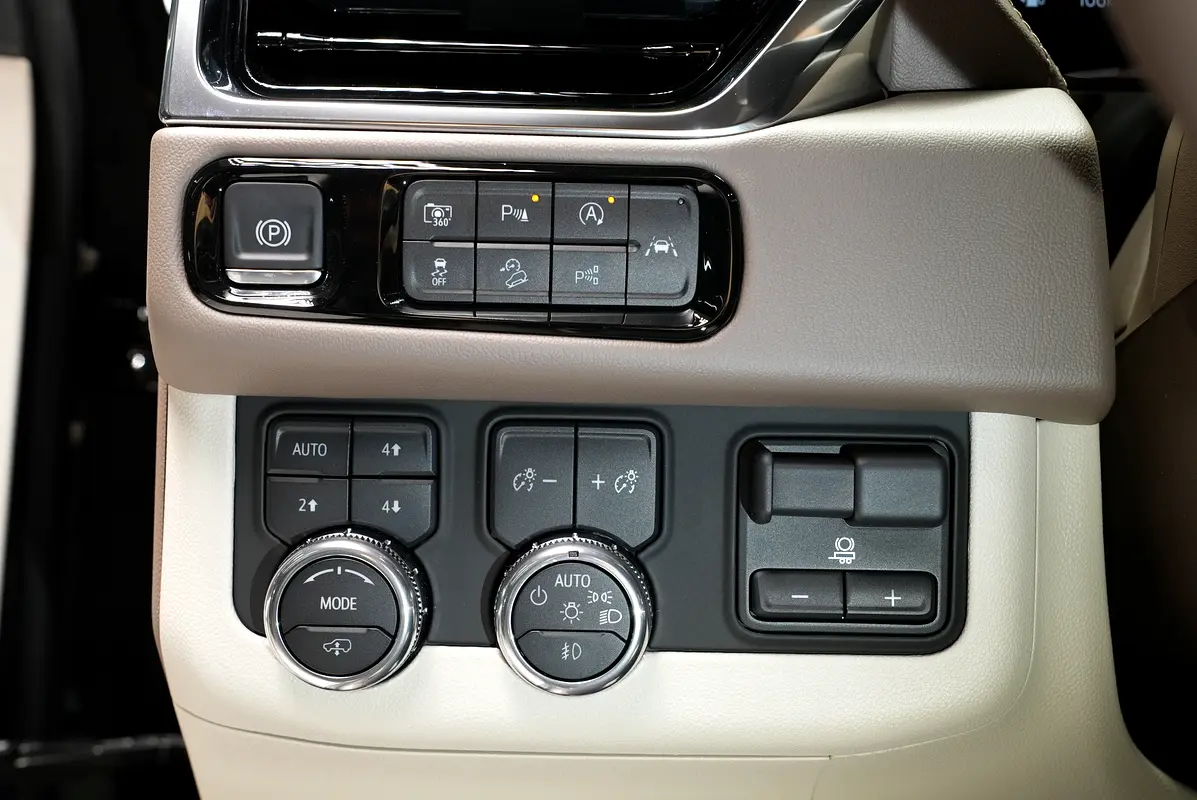 GMC Yukon Denali 2025 - photo 12 - Import Émirats | International Cars