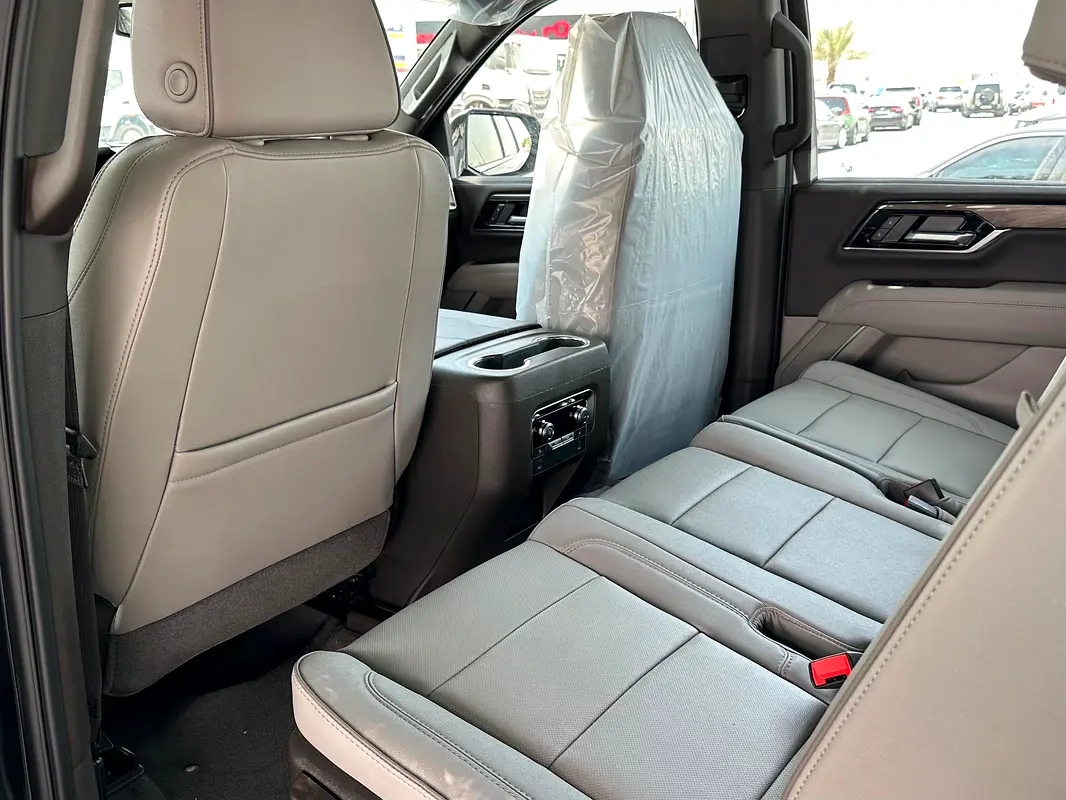 GMC Yukon SLT 2026 - photo 11 - Import Émirats | International Cars