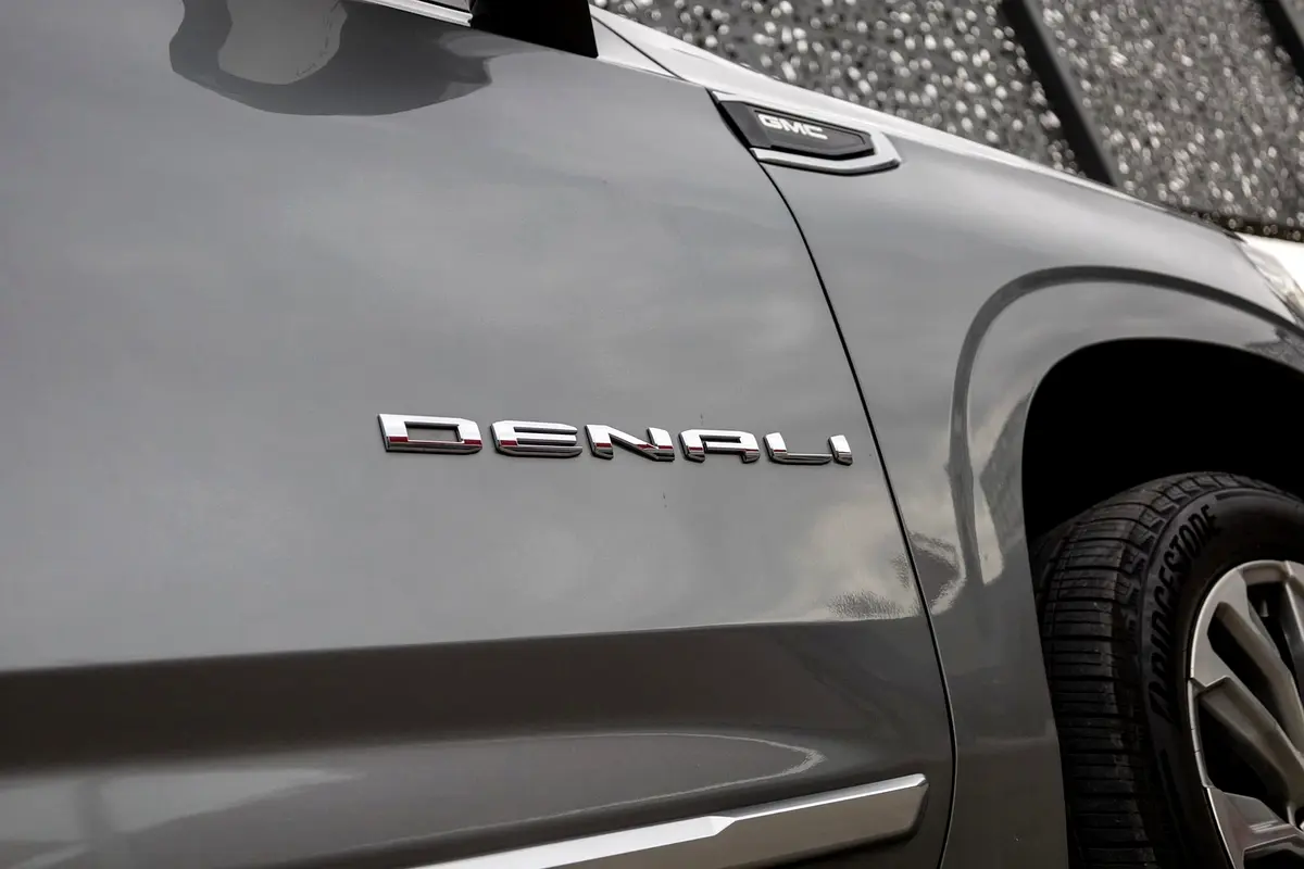 GMC Yukon Denali 2023 - photo 10 - Import Émirats | International Cars