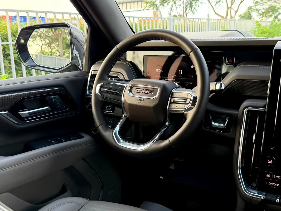 GMC Yukon SLT 2025 - photo 10 - Import Émirats | International Cars