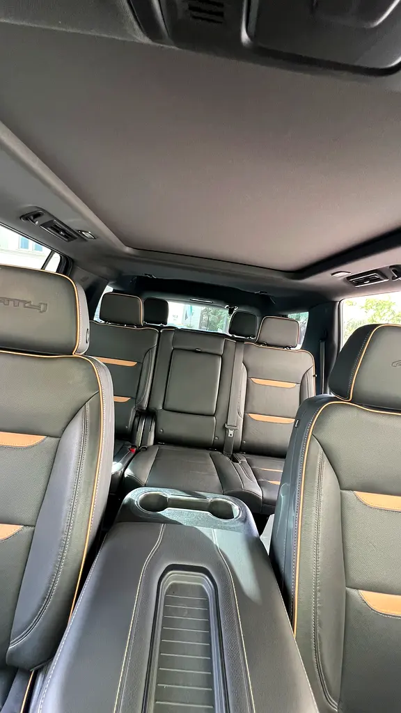 GMC Yukon AT4 2023 - photo 11 - Import Émirats | International Cars