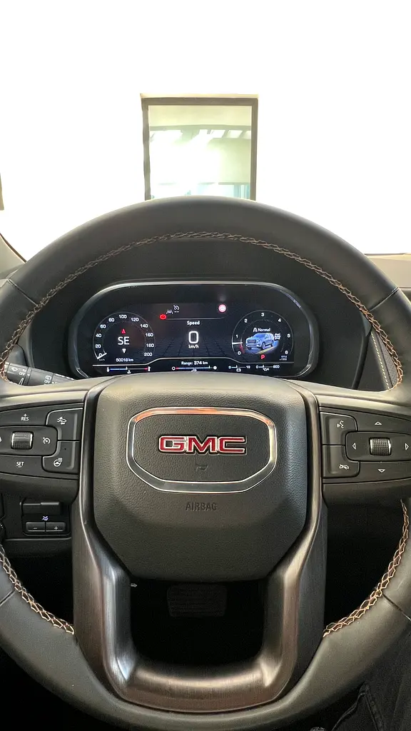 GMC Yukon AT4 2023 - photo 12 - Import Émirats | International Cars