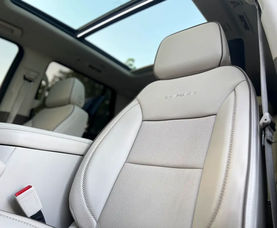 GMC Yukon Denali 2023 - photo 12 - Import Émirats | International Cars