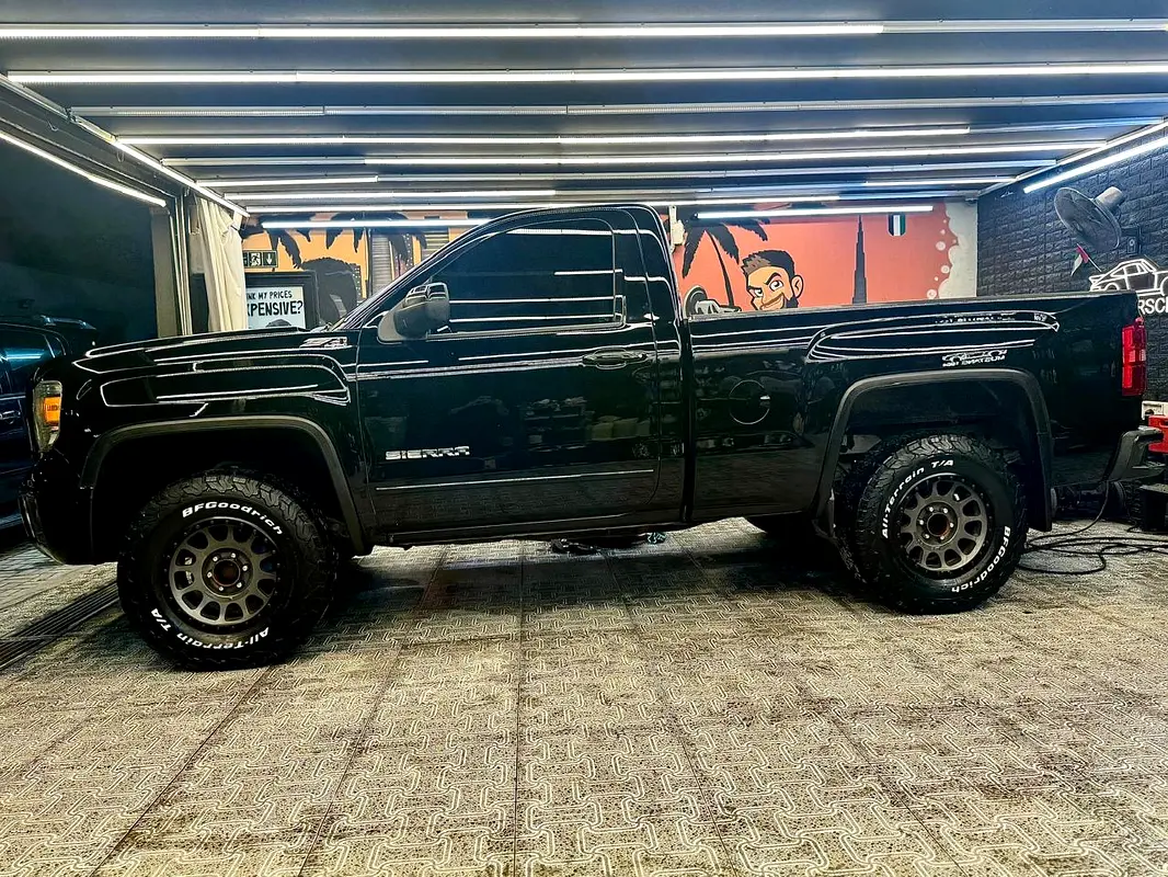 GMC Sierra SLE 2015 - photo 3 - Import Émirats | International Cars