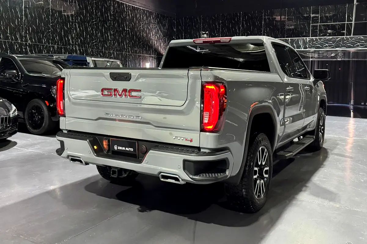 GMC Sierra AT4 2025 - photo 4 - Import Émirats | International Cars