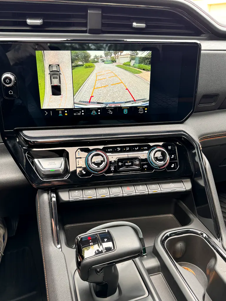 GMC Sierra 1500 AT4 2023 - photo 7 - Import Émirats | International Cars