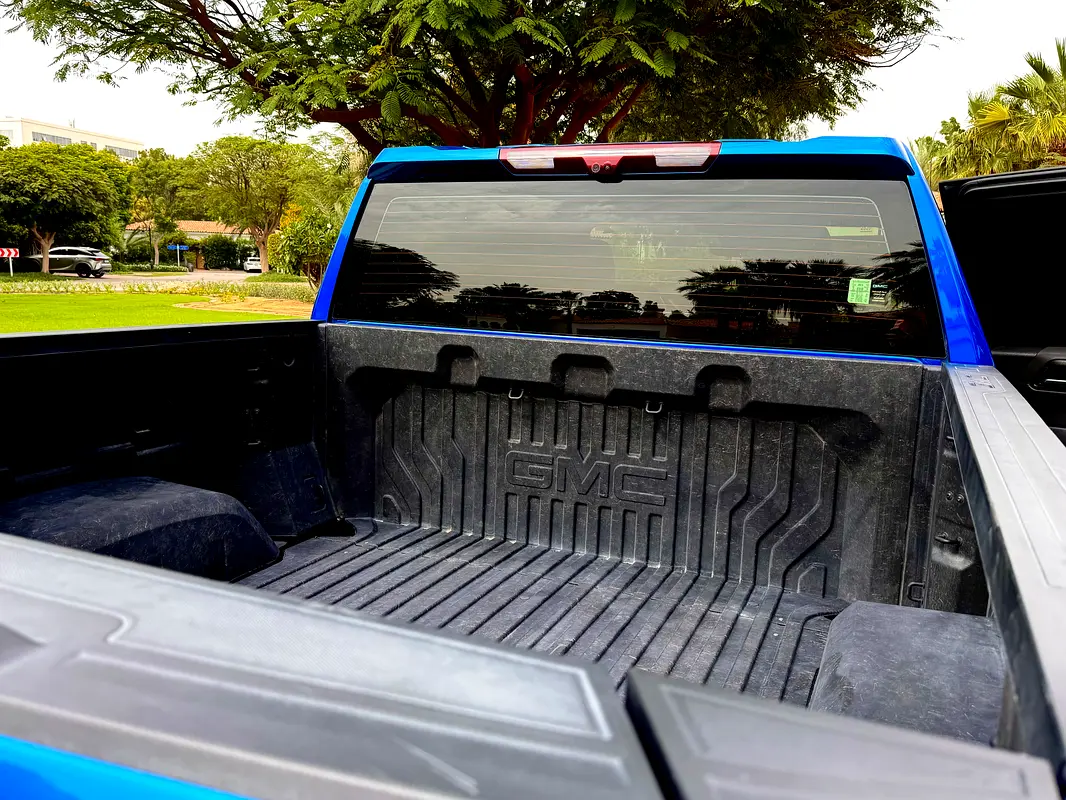 GMC Sierra 1500 AT4 2023 - photo 8 - Import Émirats | International Cars