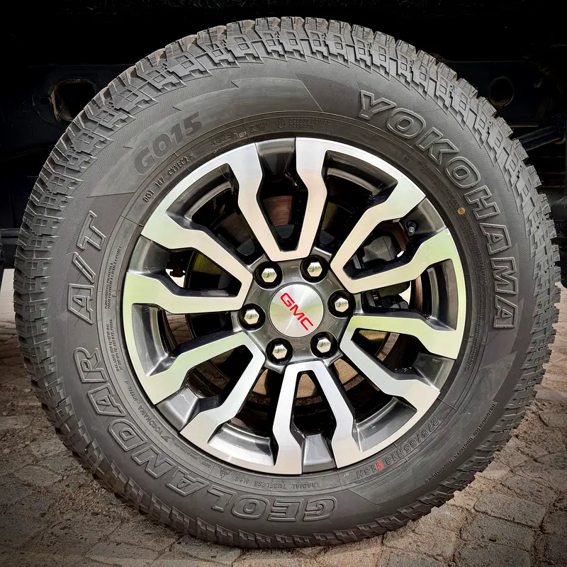 GMC Sierra 1500 AT4 2023 - photo 9 - Import Émirats | International Cars