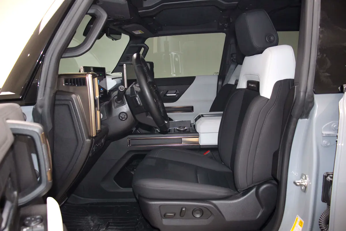 GMC Hummer 3X 2024 - photo 8 - Import Émirats | International Cars