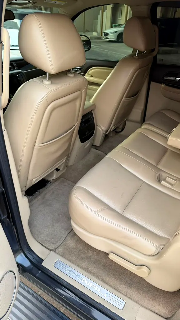 GMC Yukon XL Denali 2011 - photo 3 - Import Émirats | International Cars