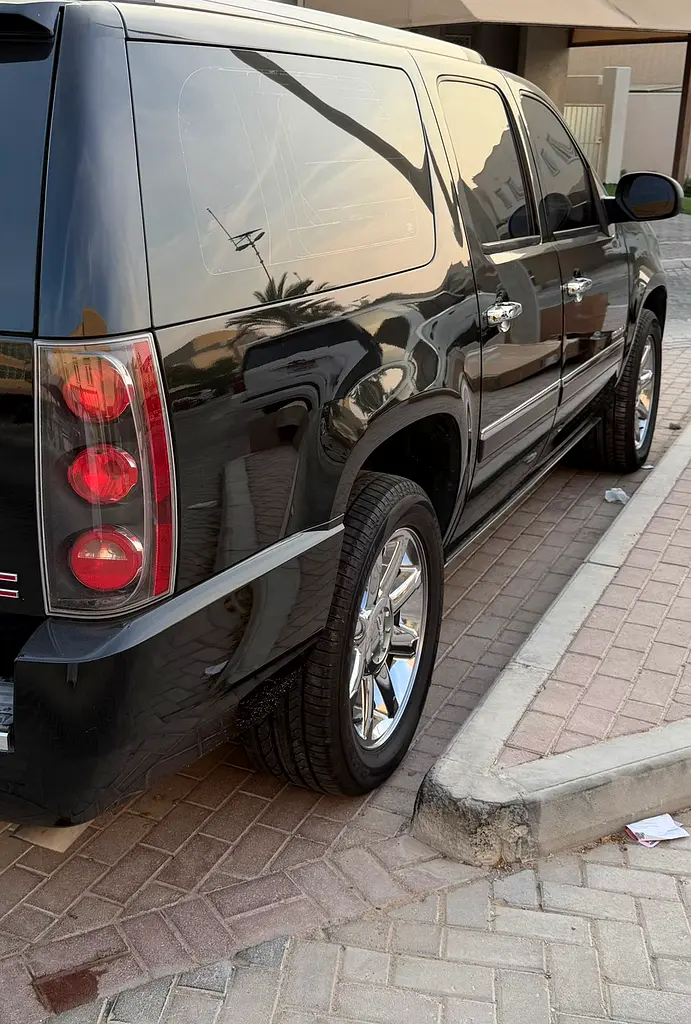 GMC Yukon XL Denali 2011 - photo 5 - Import Émirats | International Cars