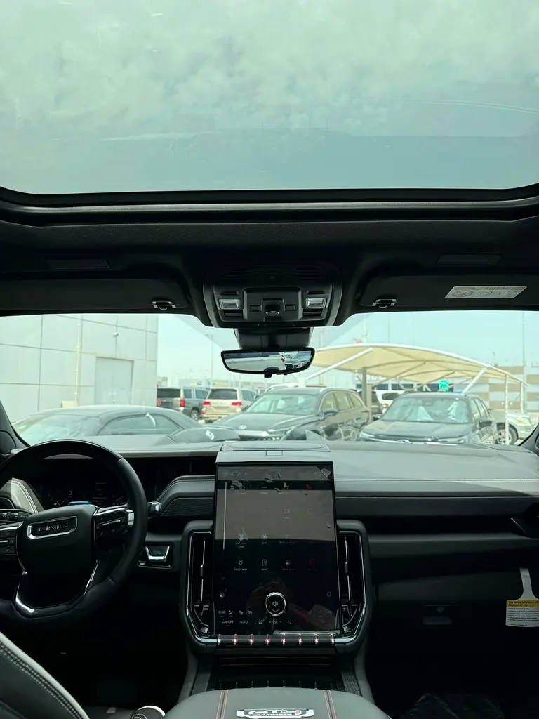 GMC Yukon AT4 2025 - photo 10 - Import Émirats | International Cars