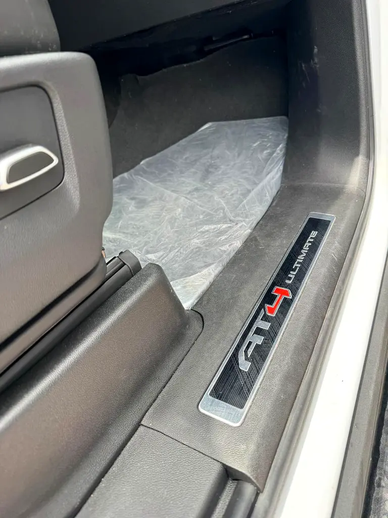 GMC Yukon AT4 2025 - photo 11 - Import Émirats | International Cars