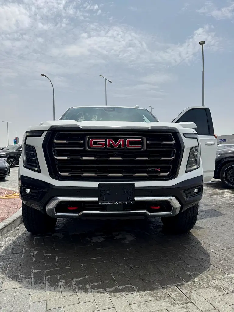 GMC Yukon AT4 2025 - photo 2 - Import Émirats | International Cars