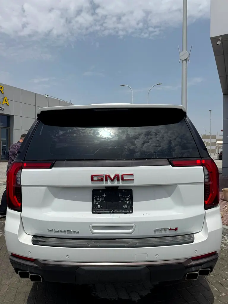 GMC Yukon AT4 2025 - photo 4 - Import Émirats | International Cars