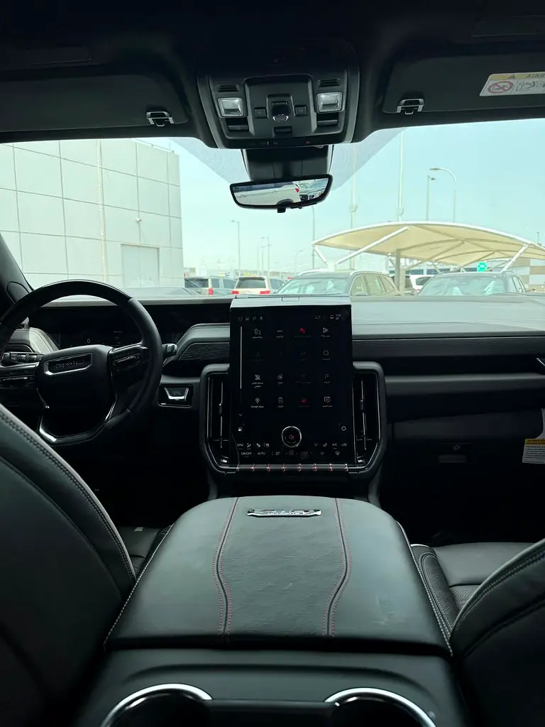 GMC Yukon AT4 2025 - photo 8 - Import Émirats | International Cars