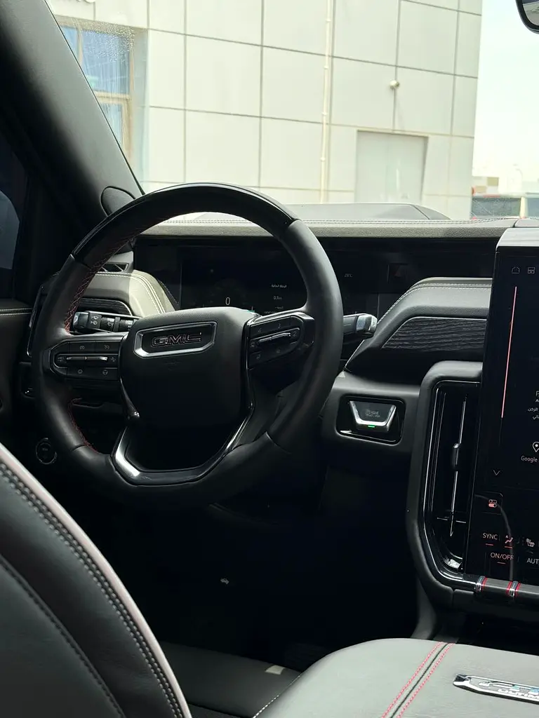 GMC Yukon AT4 2025 - photo 9 - Import Émirats | International Cars