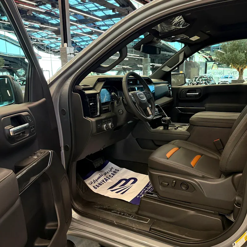 GMC Sierra AT4 2026 - photo 8 - Import Émirats | International Cars