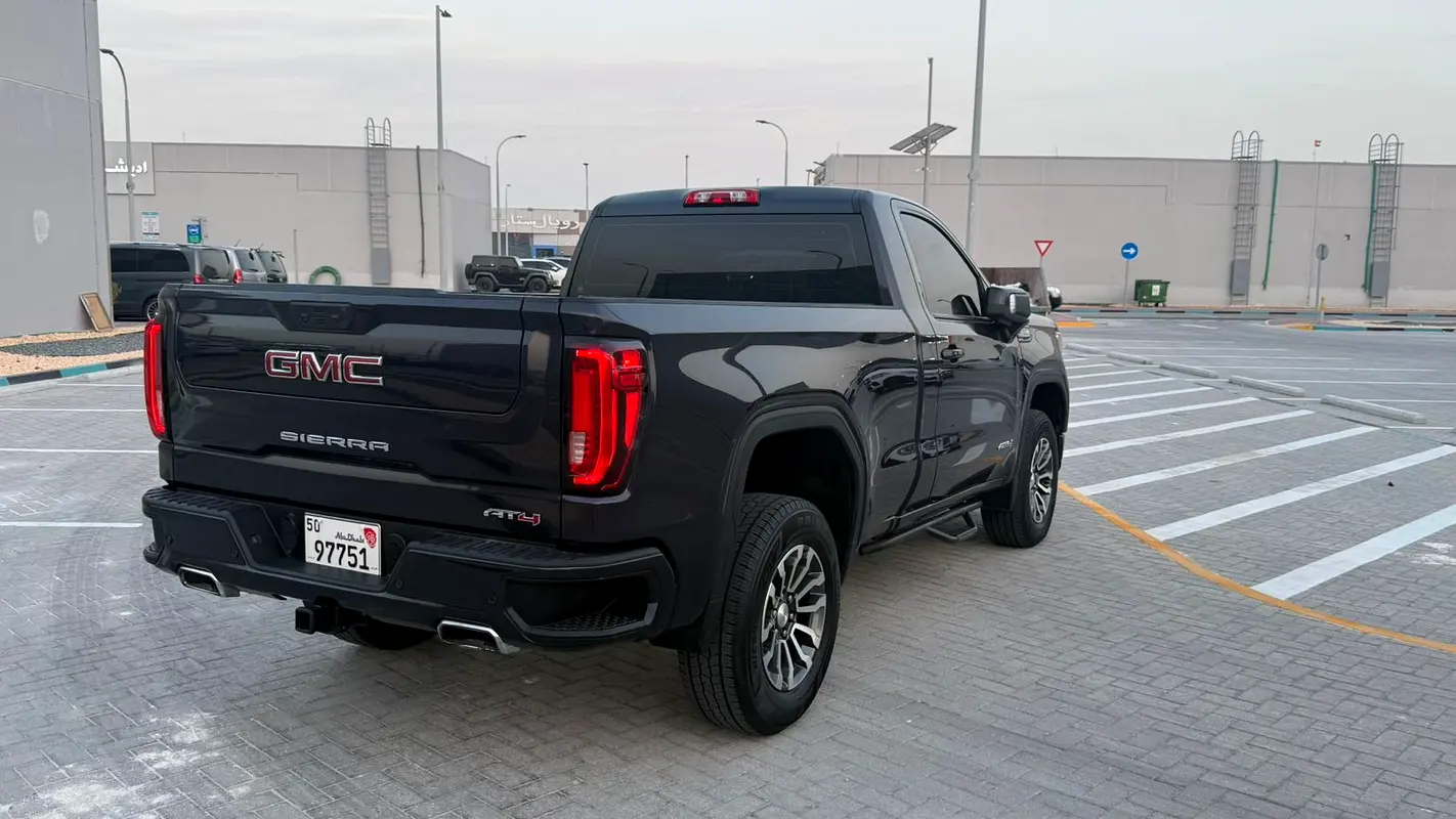 GMC Sierra 1500 AT4 2022 - photo 12 - Import Émirats | International Cars