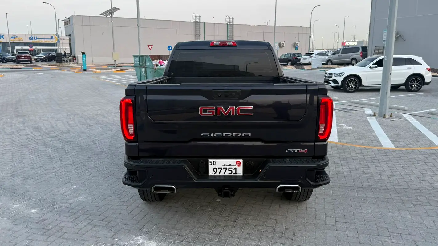 GMC Sierra 1500 AT4 2022 - photo 9 - Import Émirats | International Cars