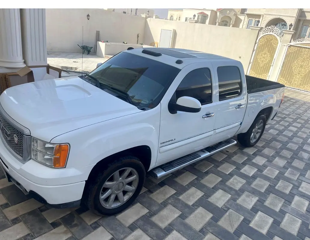 GMC Sierra 1500 Denali 2012 - photo 3 - Import Émirats | International Cars