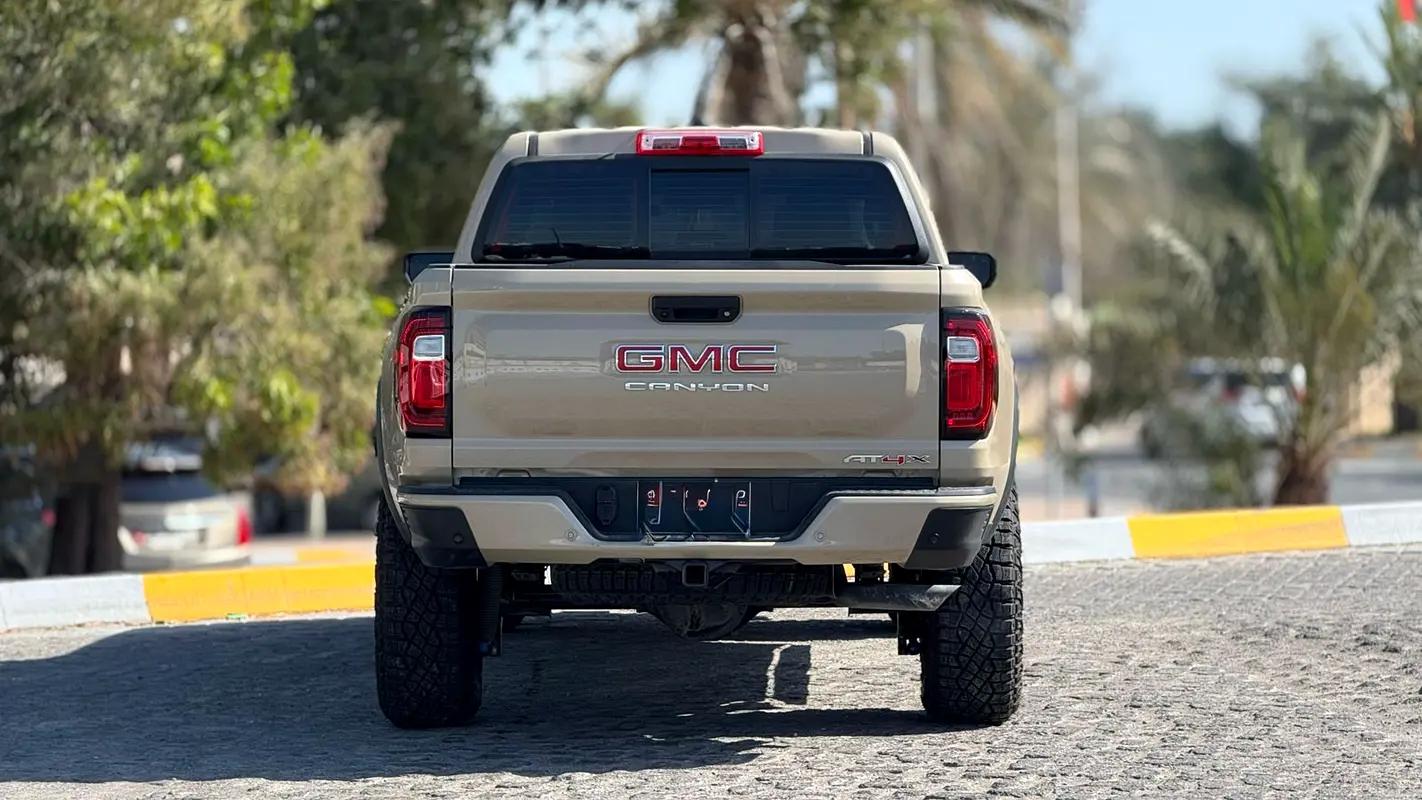 GMC Canyon AT4X 2025 - photo 10 - Import Émirats | International Cars