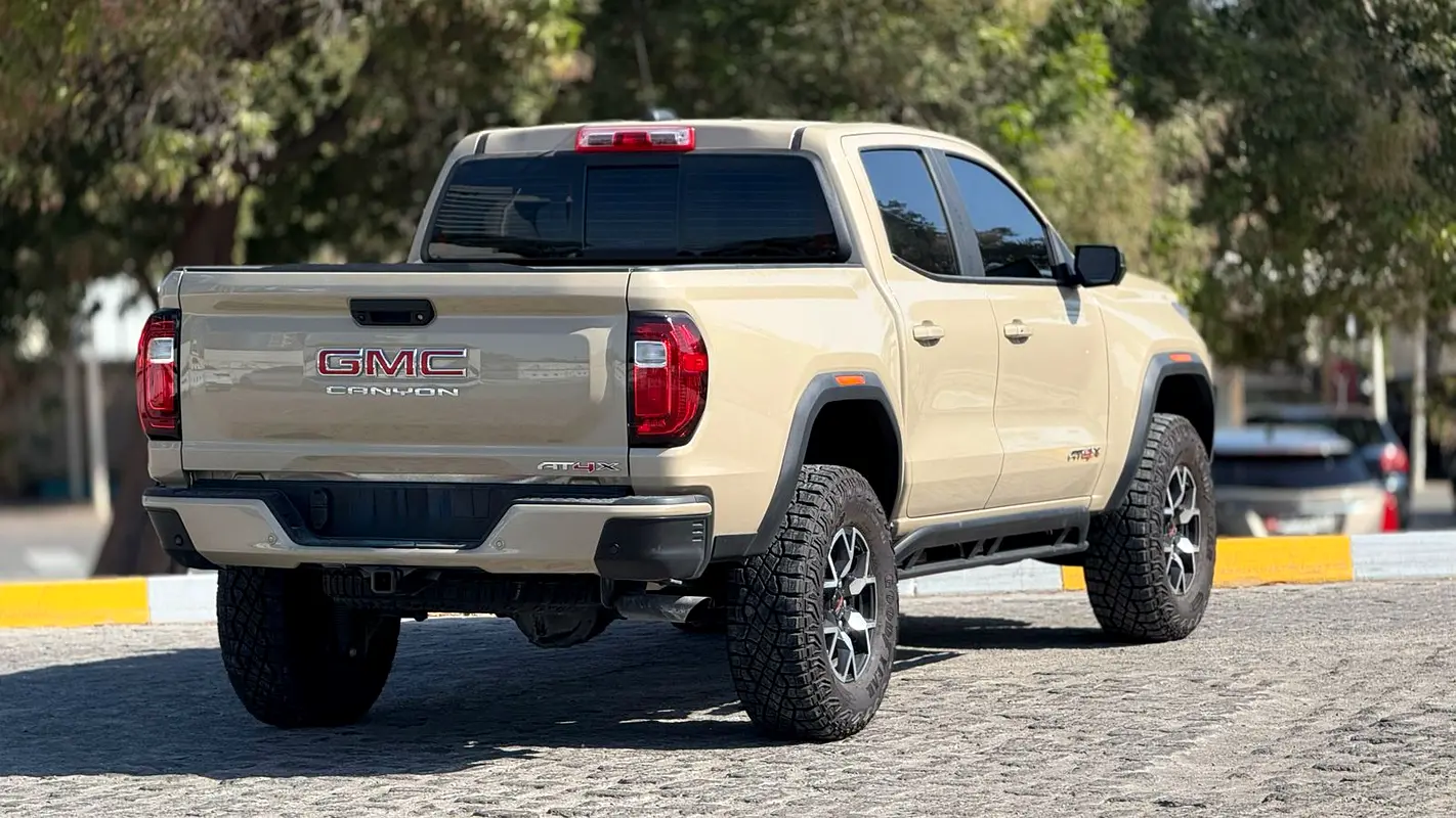 GMC Canyon AT4X 2025 - photo 9 - Import Émirats | International Cars