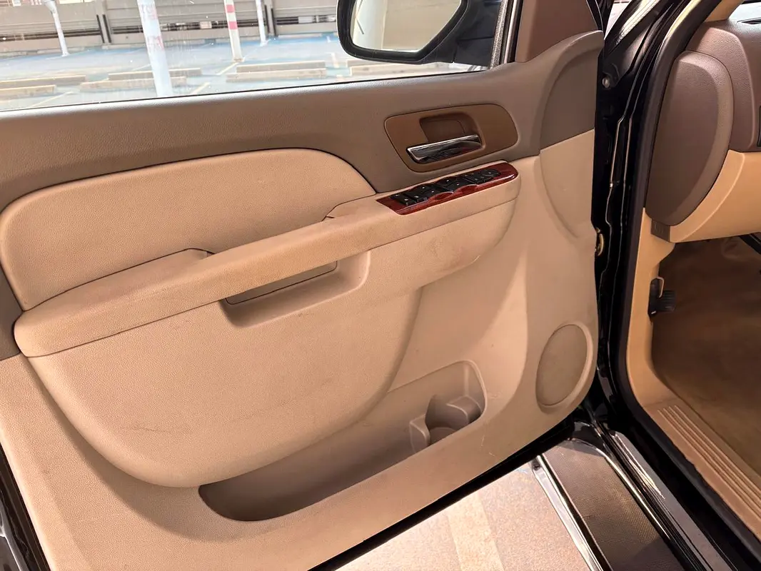 GMC Yukon SLT 2013 - photo 10 - Import Émirats | International Cars