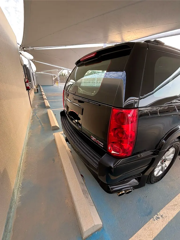 GMC Yukon SLT 2013 - photo 3 - Import Émirats | International Cars