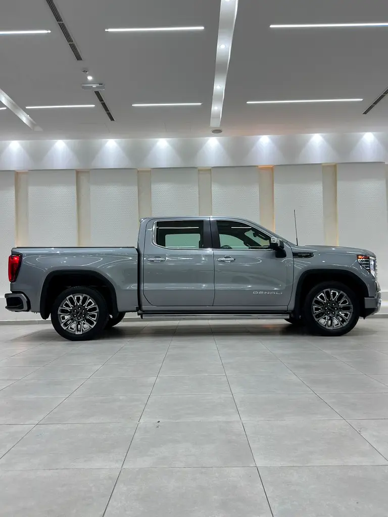 GMC Sierra Denali Ultimate 2024 - photo 7 - Import Émirats | International Cars