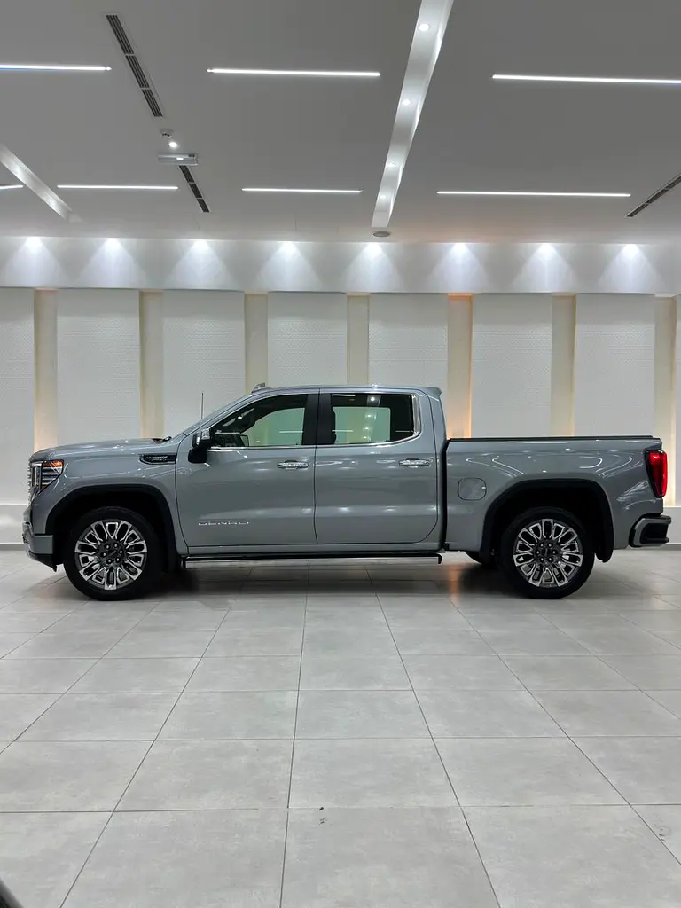GMC Sierra Denali Ultimate 2024 - photo 8 - Import Émirats | International Cars