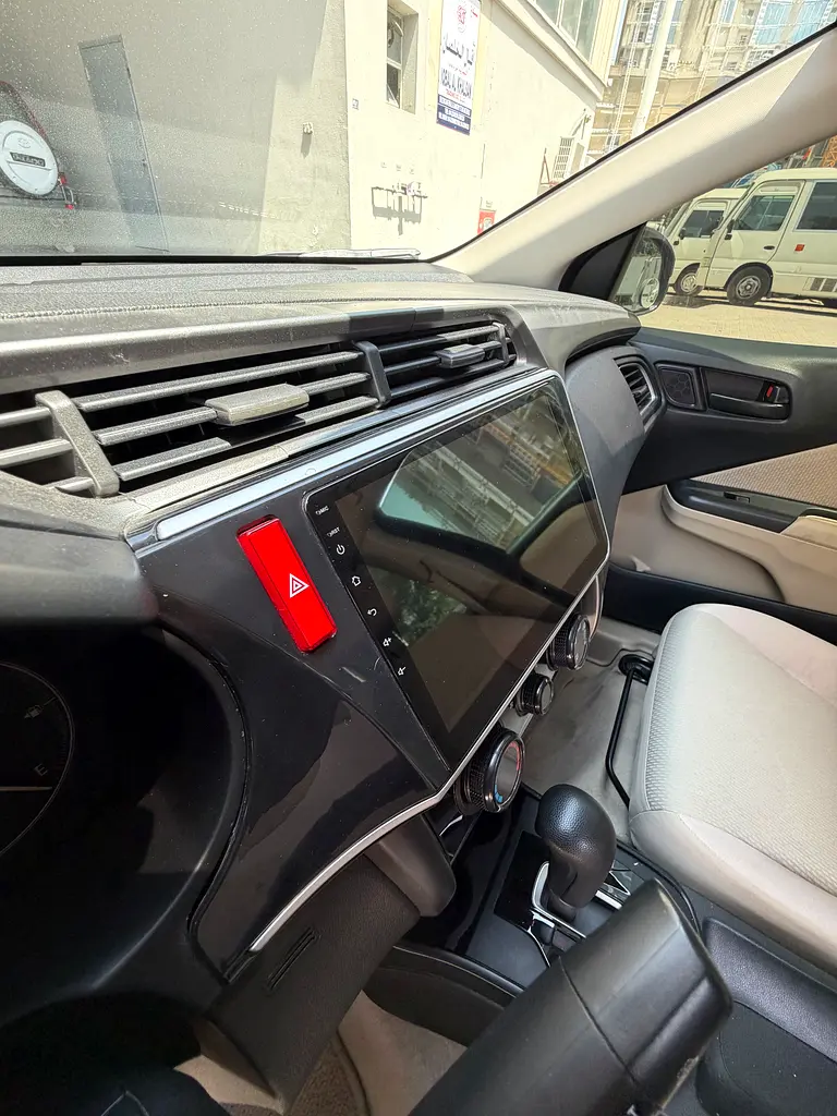 HONDA City LX 2018 - photo 9 - Import Émirats | International Cars