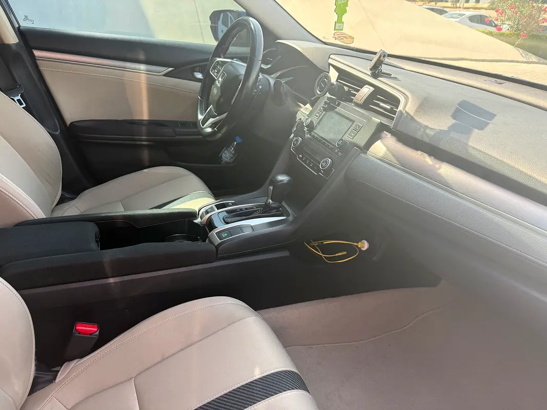 HONDA Civic LX 2018 - photo 7 - Import Émirats | International Cars