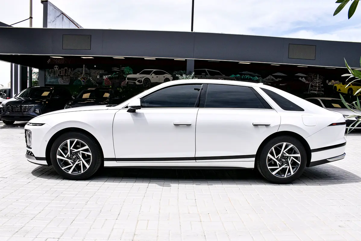 HYUNDAI Azera Smartstream HEV 2025 - photo 4 - Import Émirats | International Cars