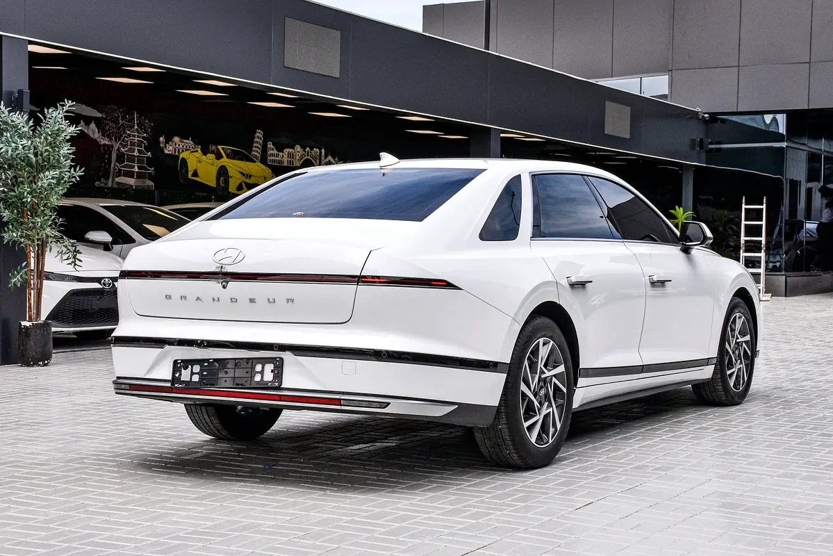 HYUNDAI Azera Smartstream HEV 2025 - photo 8 - Import Émirats | International Cars
