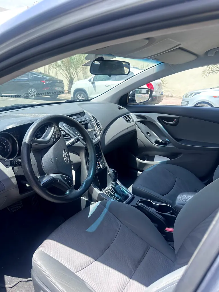 HYUNDAI Elantra Comfort 2015 - photo 5 - Import Émirats | International Cars