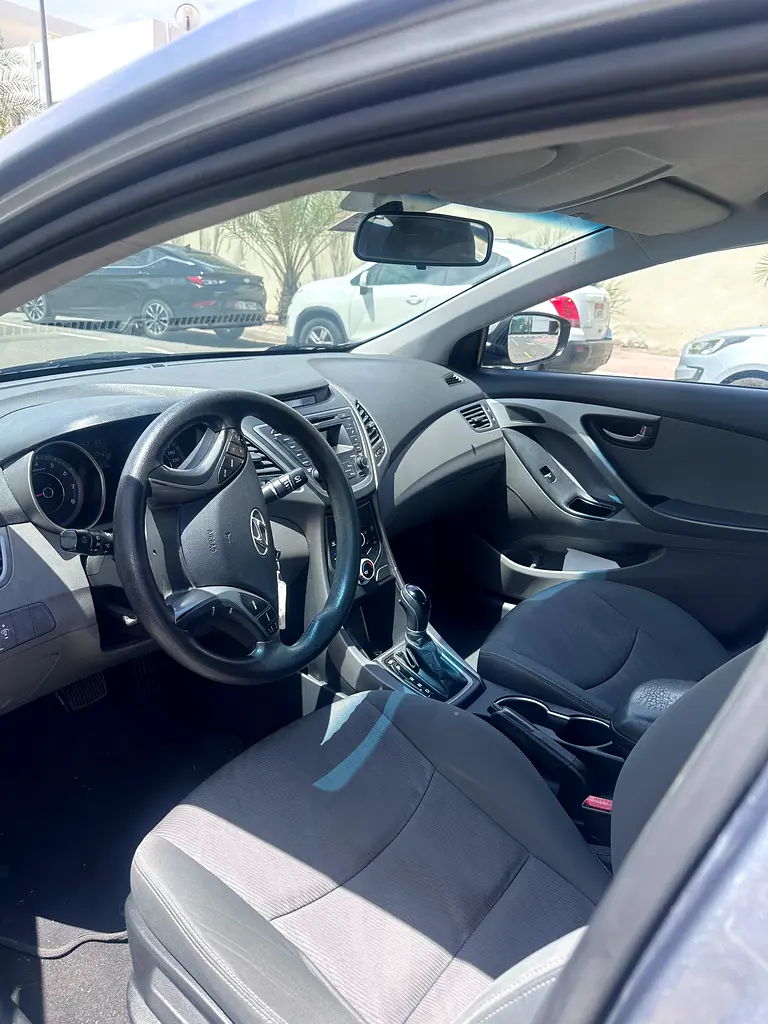HYUNDAI Elantra Comfort 2015 - photo 6 - Import Émirats | International Cars