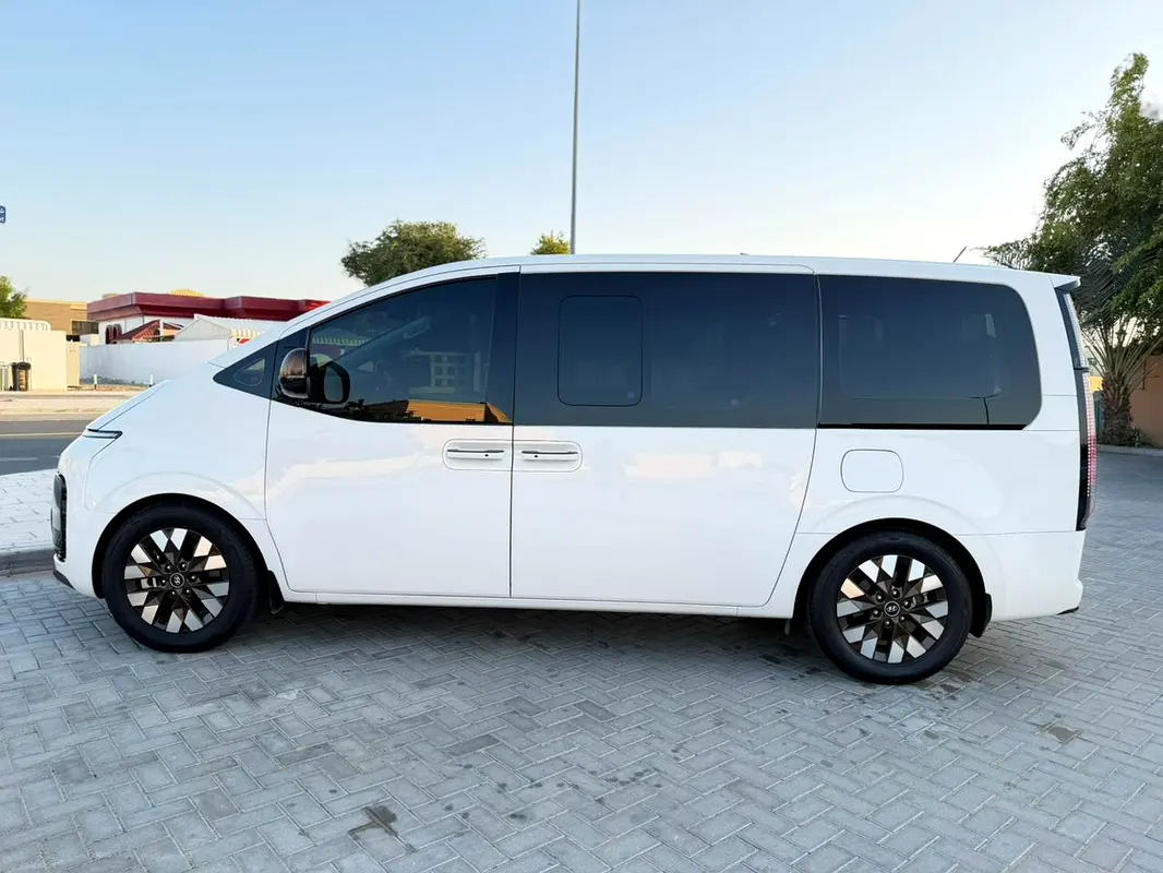 HYUNDAI Staria Premium 2024 - photo 4 - Import Émirats | International Cars