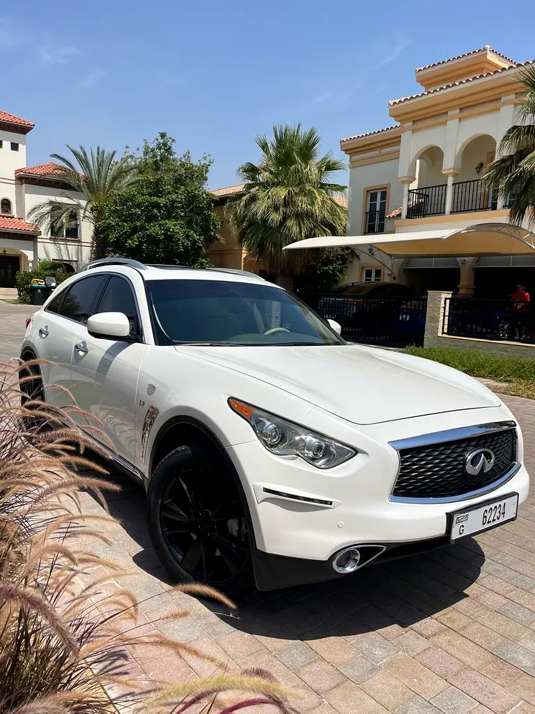 INFINITI QX70 Excellence 2017 - photo 2 - Import Émirats | International Cars
