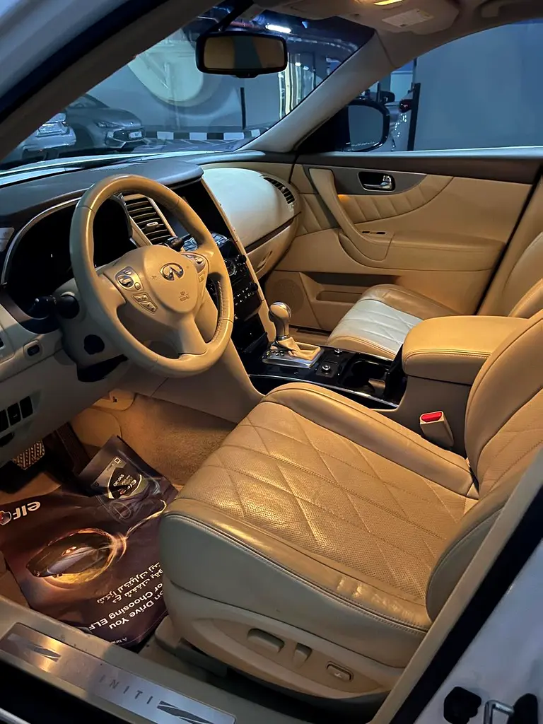 INFINITI QX70 Excellence 2017 - photo 8 - Import Émirats | International Cars