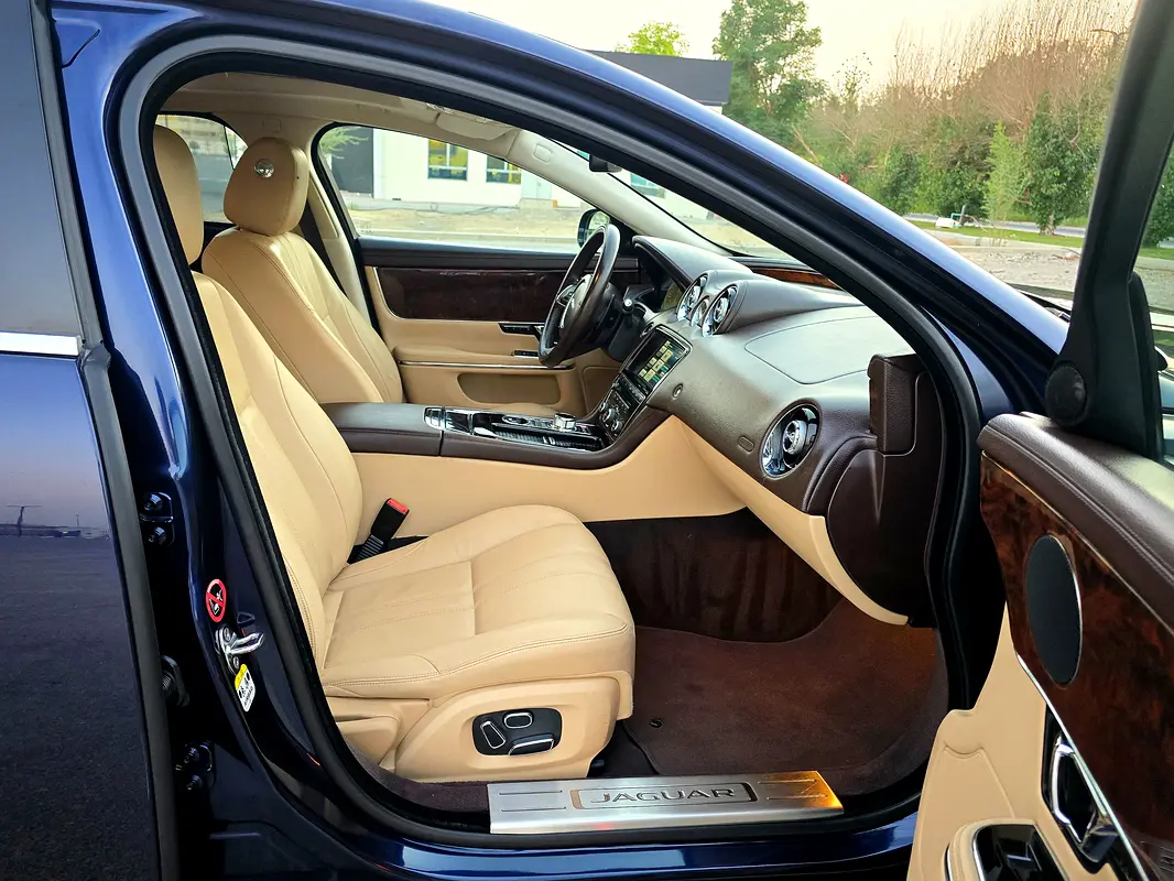 JAGUAR XJ-Series Luxury (SWB) 2015 - photo 11 - Import Émirats | International Cars