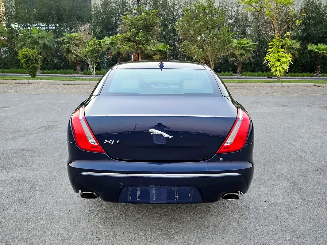 JAGUAR XJ-Series Luxury (SWB) 2015 - photo 5 - Import Émirats | International Cars