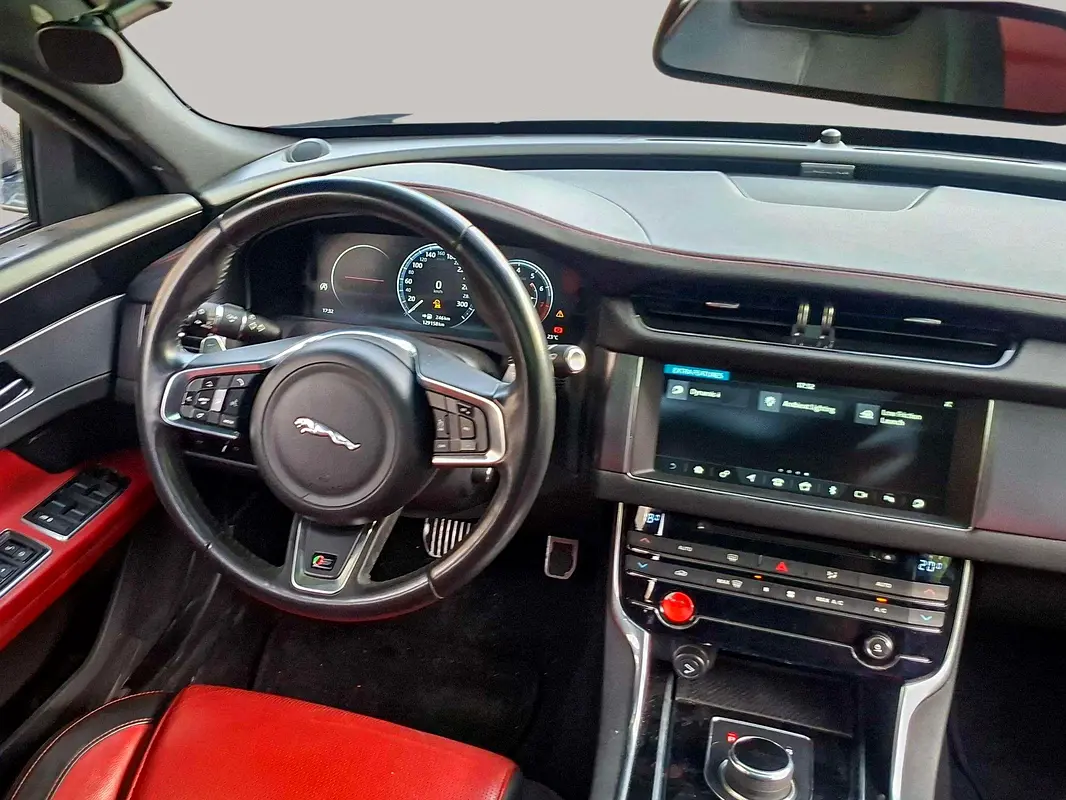 JAGUAR XF S 2018 - photo 9 - Import Émirats | International Cars