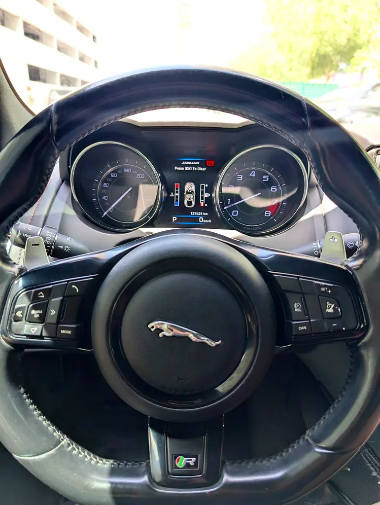JAGUAR F-Type R-Dynamic 2015 - photo 5 - Import Émirats | International Cars