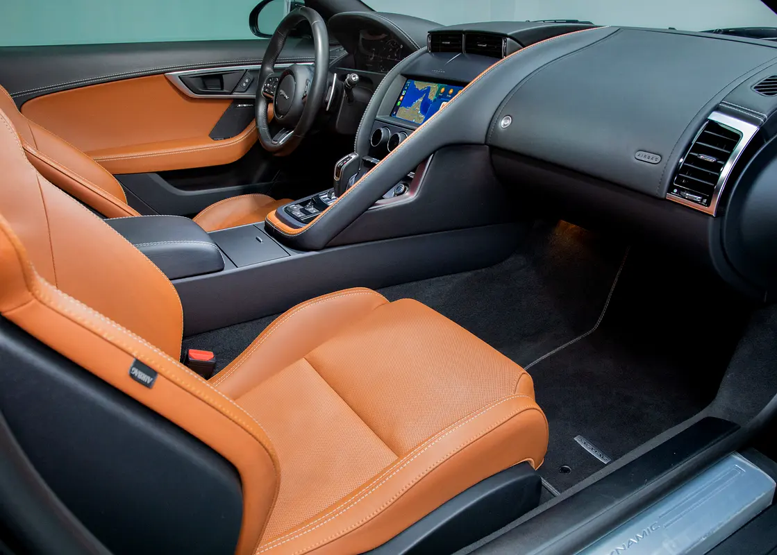 JAGUAR F-Type R-Dynamic 2021 - photo 12 - Import Émirats | International Cars