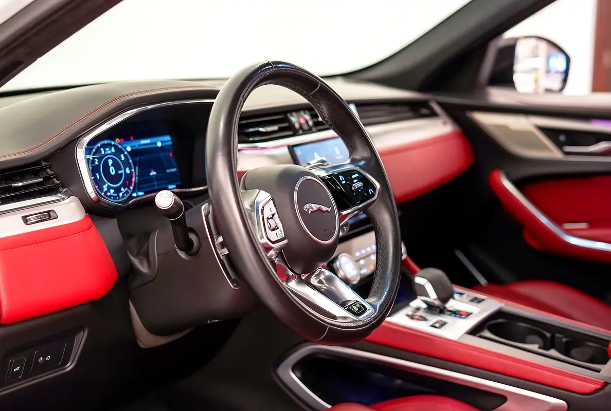 JAGUAR F-Pace R-Dynamic 2022 - photo 11 - Import Émirats | International Cars