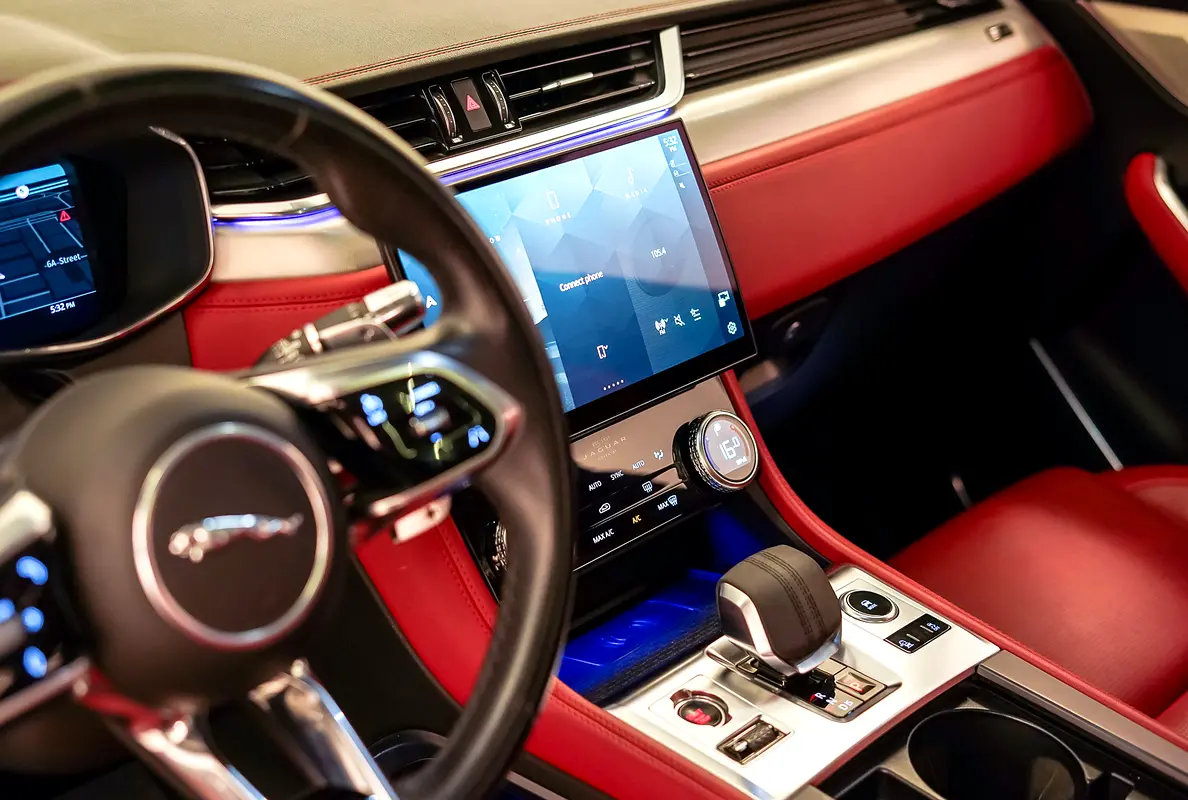 JAGUAR F-Pace R-Dynamic 2022 - photo 12 - Import Émirats | International Cars