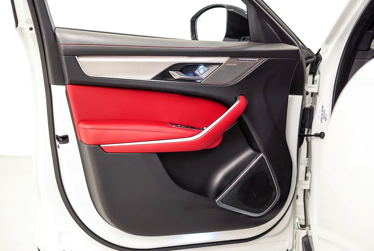 JAGUAR F-Pace R-Dynamic 2022 - photo 8 - Import Émirats | International Cars