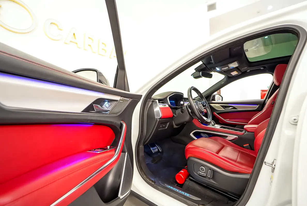 JAGUAR F-Pace R-Dynamic 2022 - photo 9 - Import Émirats | International Cars